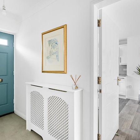Luxurious 3 Bed House With Free Parking, Close To The Train Station & Town Braintree Buitenkant foto