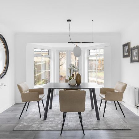 Luxurious 3 Bed House With Free Parking, Close To The Train Station & Town Braintree Buitenkant foto