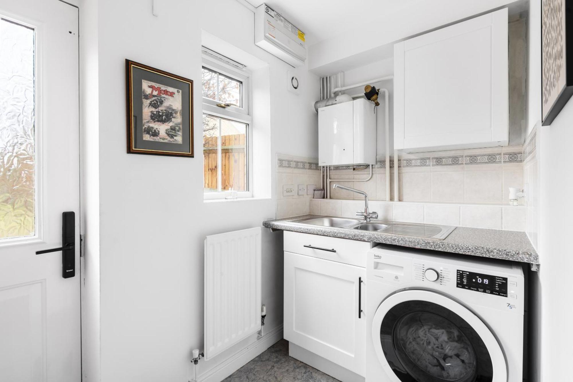 Luxurious 3 Bed House With Free Parking, Close To The Train Station & Town Braintree Buitenkant foto